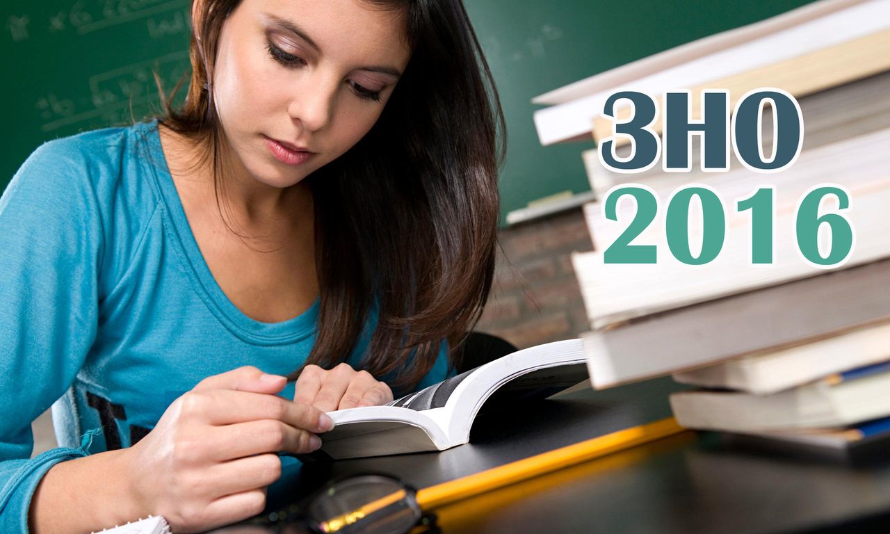 Female-student-studying-014 result
